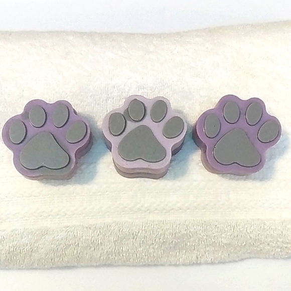 HANDCRAFTED OATMEAL LAVENDER CLAY DOG SOAP PET PAWS 6-PC ARTISAN BATH SOAP NWT - Picture 2 of 3